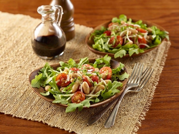 White bean and tomato bruschetta salad